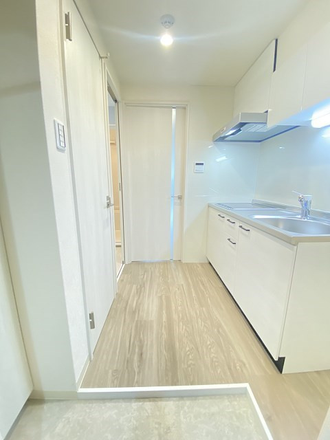 尼崎市富松町１丁目のアパートの玄関