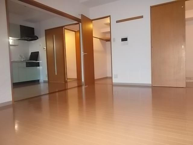 Casone asso(カゾーネアッソ)の居間・リビング