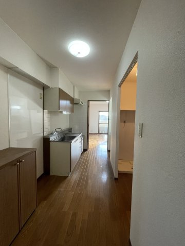 リュイールコンドウの玄関|※別部屋反転間取の写真となります。