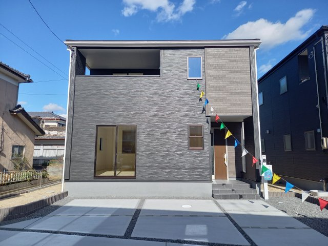 【平下平窪3期／全3棟　2号棟】平第四小・第一中　長期優良住宅の前面道路含む現地写真|同施工◆外観の写真です◆　
＼楽しみが広がる憧れのマイホーム (^^♪／
子供部屋や主寝室などお部屋の使い分けができ、ファミリー層が暮らしやすい4LDKです！

