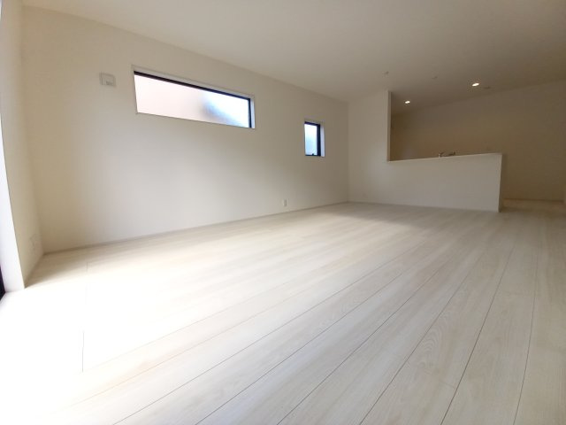 【平下平窪3期／全3棟　2号棟】平第四小・第一中　長期優良住宅の居間・リビング|同施工◆キッチンの写真です◆
対面式キッチンですので、お食事の準備をしながらご家族との会話を楽しめます☆
