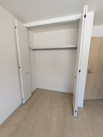 【いわき市錦町江栗1丁目／全5棟／2号棟】　〇開放感のある20帖LDK♪ の収納|同施工　十分な収納スペースがあります