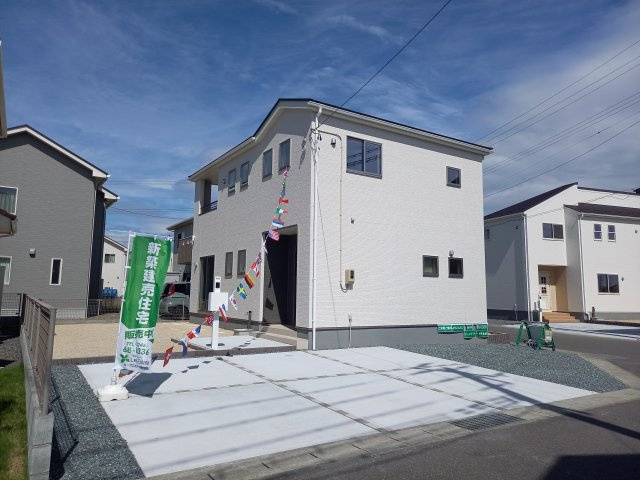 【いわき市郷ケ丘2丁目　第10・3号棟】　＼こだわりのつまったお洒落なデザイナーズ住宅♪／の外観|同施工　休日は家族みんなで夢のマイホーム探しに出かけてみませんか！（＾＾）♪
お問い合わせは不動産プラスまで☆

