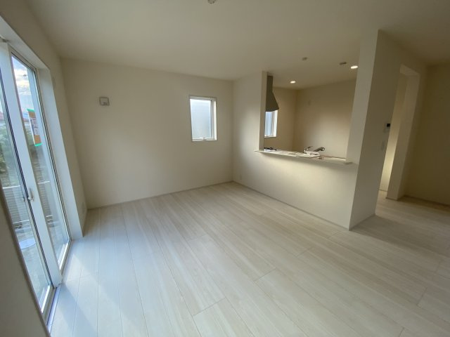 【いわき市郷ケ丘2丁目　第10・3号棟】　＼こだわりのつまったお洒落なデザイナーズ住宅♪／の居間・リビング|同施工　おしゃれな居間です