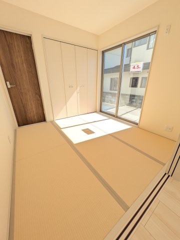 【いわき市郷ケ丘2丁目　第10・3号棟】　＼こだわりのつまったお洒落なデザイナーズ住宅♪／のキッチン|同施工　◆キッチンの写真です◆お料理しながらご家族とコミュニケーションをとれる人気のプランです。料理中でもお子様がリビングやダイニングで遊んでいる姿が見えます。