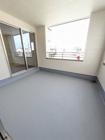 【いわき市泉町滝尻第2】　新築建売　2号棟　＼アクセス良好で県内各所通勤可能♪／のバルコニー|◆バルコニーの写真です◆　
洗濯物から布団まで一度にたくさん干せて便利です♪
眺めのよいバルコニーで、あなただけのリラックスタイムを☆

