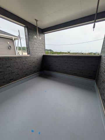 いわき市小名浜住吉　小名浜三小　 ご案内も即日ご対応可能☆のバルコニー|■バルコニーの写真です■□■　お布団など大きいものも、充分に干せる広さがございます。
