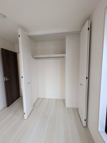 【勿来町窪田町通1丁目第1／1号棟】 新築一戸建て　ファミリークローク付き♪♪の収納|同施工　こまごまとしたものを収納できそうですね