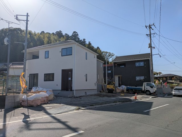 いわき市常磐下湯長谷町　 ご案内も即日ご対応可能☆の前面道路含む現地写真|◆外観の写真です◆　
ご家族の笑顔も溢れるおしゃれな新築建売住宅です♪
休日は家族みんなで夢のマイホーム探しに出かけてみませんか！

