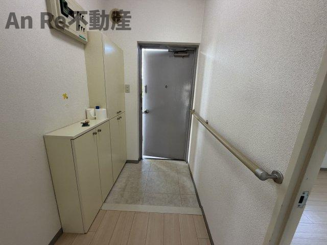 ベルヴィーユ弐番館の玄関