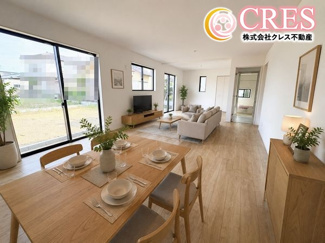 【居間・リビング】 | ☆☆☆新築住宅　いわき市小名浜住吉　オール電化　全４棟！！ご案内随時受付中です♪ | LDK15.75～16.5帖♪
※実際に現地に家具はおかれておりません。また価格に家具は含まれておりません。(作成CG)