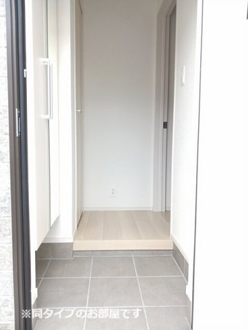 ＦＬＡＴ　Ｙ　Ⅴの玄関|落ち着いた玄関です
