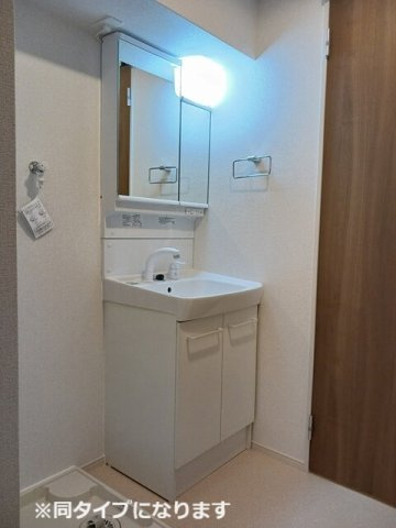 ＦＬＡＴ　Ｙ　Ⅴの洗面所|広い洗面スペース
