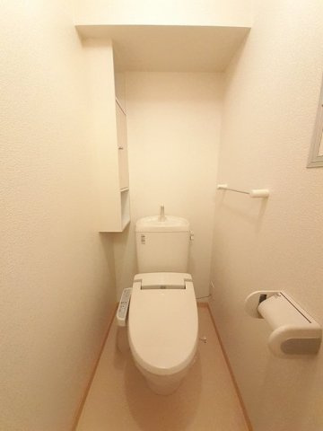 レール・デュ・タン　ベルサイユのトイレ|ゆったりとした空間のトイレです