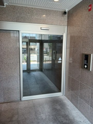 ソワ・リヴィエールのエントランス|建物の内部です