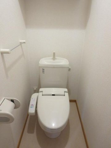アグリーアブル　レジデンス　Ｃのトイレ|落ち着いたトイレです