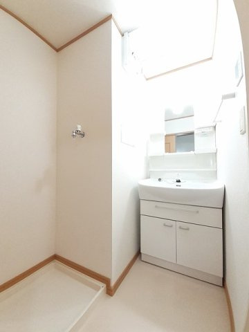 ブルートレイン篠原　Ａの洗面所|コンパクトで使いやすい洗面所