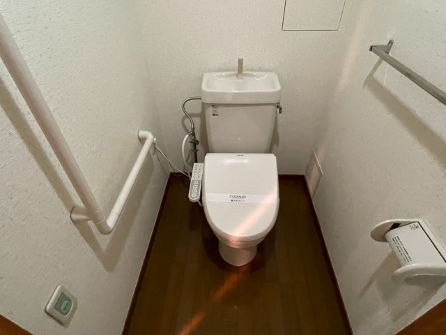 リンデンハイムのトイレ|※別号室参考写真です
