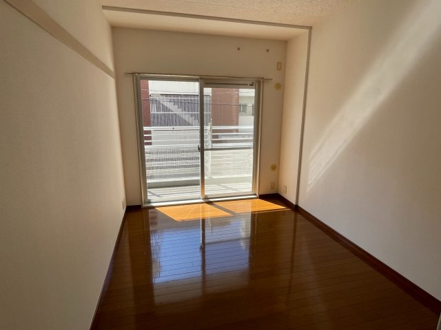 リンデンハイムの居間・リビング|※別号室参考写真です