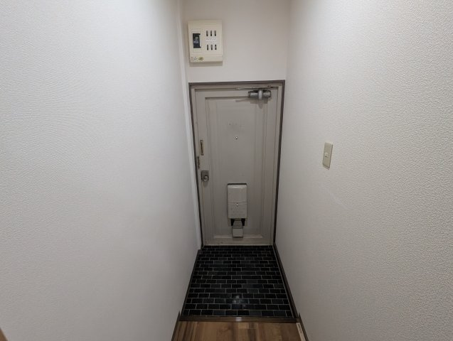 協和ハイツの玄関