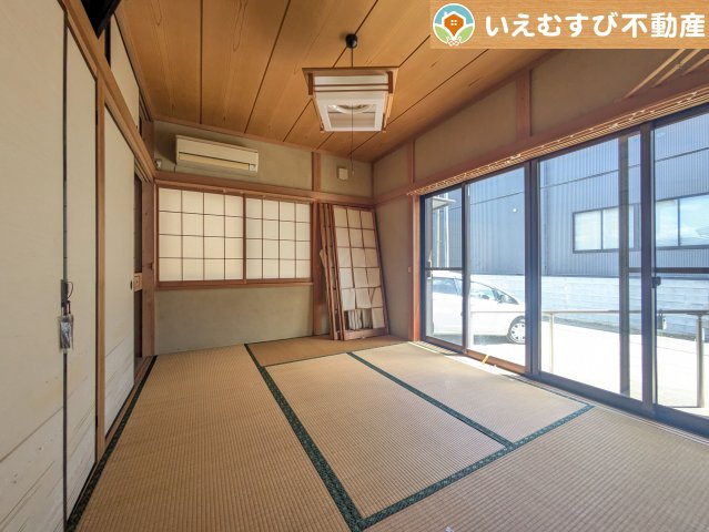 熊谷市佐谷田　中古戸建の和室|すぐ横になれる和室は、みんながほっと一息つける空間
ちょっとした休憩や来客時、お子様のお世話にも大活躍しそうですね♪