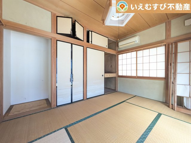 熊谷市佐谷田　中古戸建の和室|便利な離れの和室
和室が独立しているので来客時などに便利！個室でゆっくりくつろぐのも良さそう♪