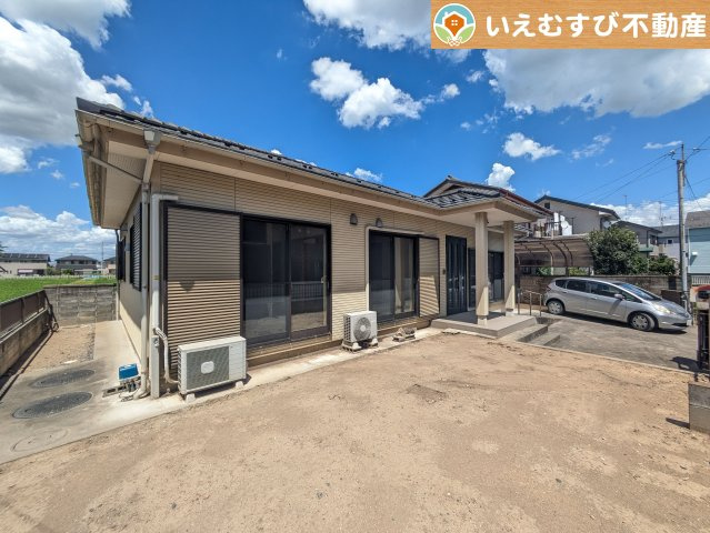 熊谷市佐谷田　中古戸建の庭|元気なお子様のお外遊びも、自宅のお庭なら安心♪
外遊びはもちろん、ガーデニングや家庭菜園で緑の潤い溢れる暮らしを満喫！