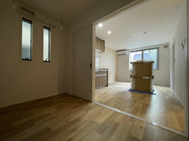川崎市多摩区宿河原２丁目のアパートの洋室