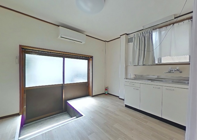 光マンションの玄関