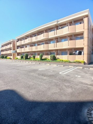 カルム・ソレイユの駐車場
