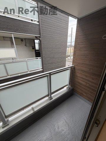 リブリ・ピーノ　東川口のバルコニー