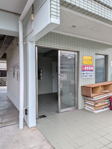 【エントランス】 | トーシンコーポサカエ | きれいなエントランスです