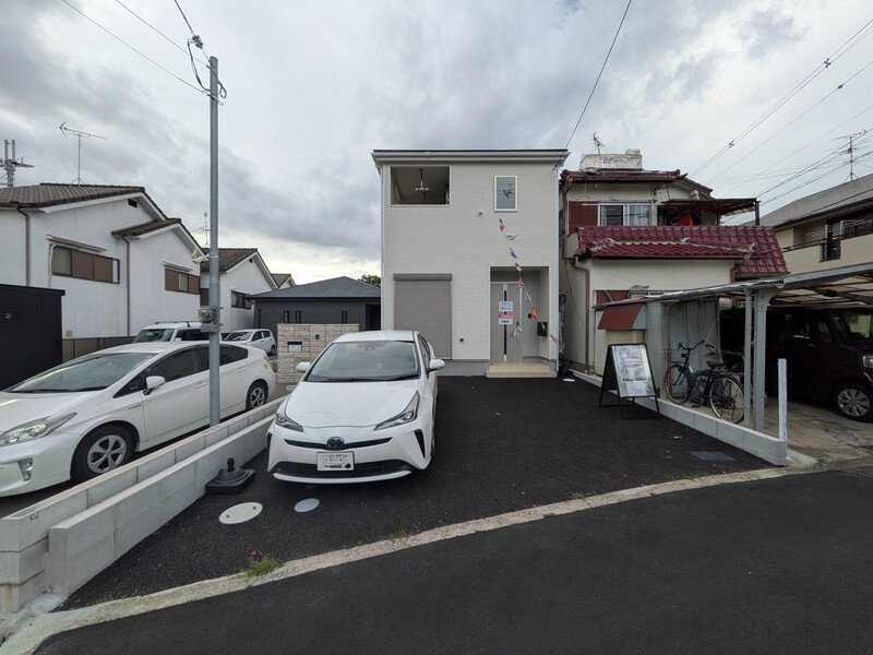 堺市美原区平尾戸建の駐車場