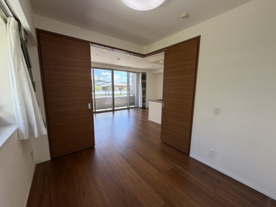 【洋室】 | 藤沢市-ＪＲ藤沢駅-中古マンション-ザ・パークハウス鵠沼橘レジデンス | 洋室写真②