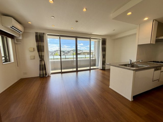 【居間・リビング】 | 藤沢市-ＪＲ藤沢駅-中古マンション-ザ・パークハウス鵠沼橘レジデンス | リビング写真③