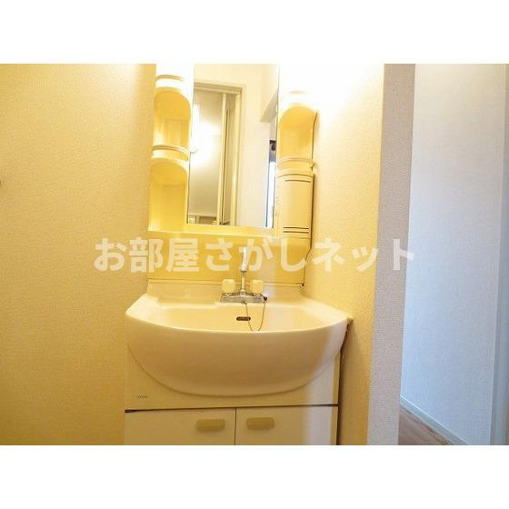 ファミーユ・ドミの洗面所|洗面台