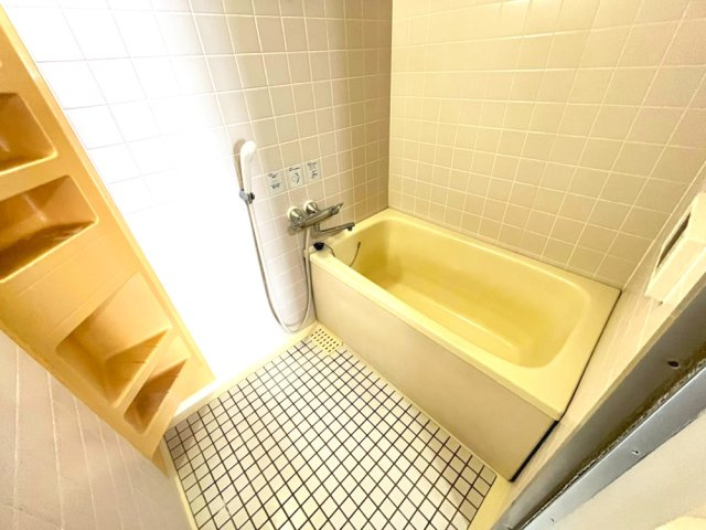 レバンテ垂水2番館の浴室|ゆったり過ごせるお風呂です