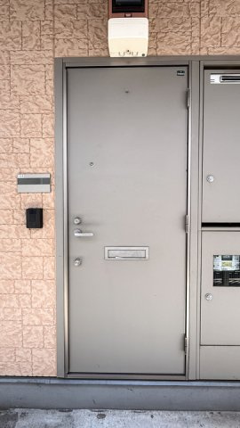 グレースレジデンスの玄関