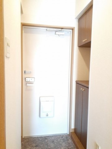 コスモハイツの玄関