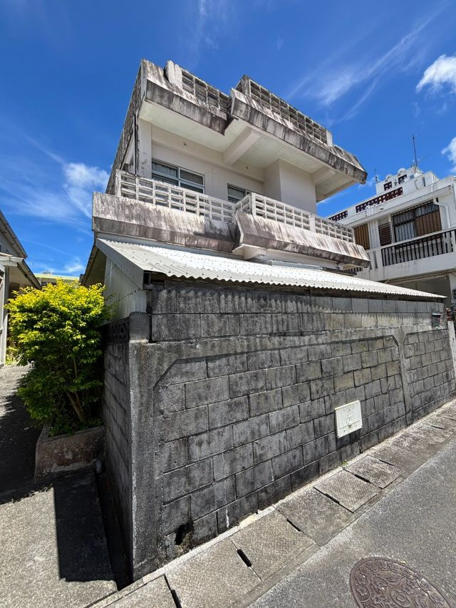 名護市大中4丁目の外観