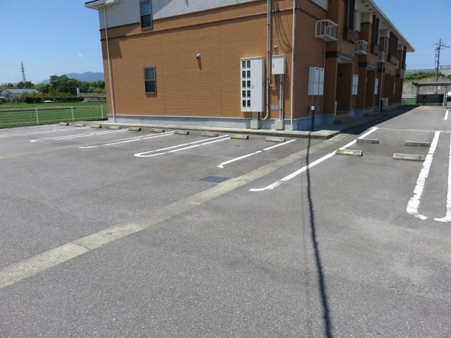 ハッピーハウスの駐車場