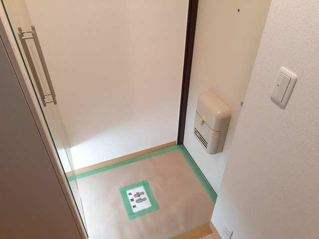 モヤ・クーチャの玄関|収納もある玄関です
