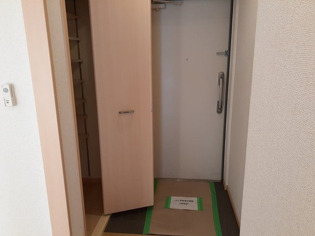 アウル三鷹の玄関|ゆったりとした玄関です