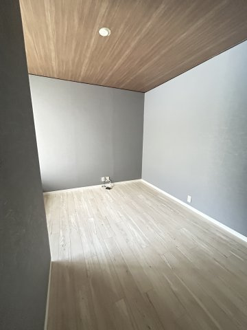 杭瀬寺島１丁目貸家の洋室