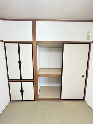 杭瀬寺島１丁目貸家の収納