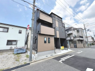【前面道路含む現地写真】 | 山本町５丁１０２番　新築一戸建 | A-プライス堺店まで徒歩９分！ライフ堺駅前店まで徒歩１５分！コーヨー堺店まで徒歩１６分！その日の特売日などでスーパーを選べますね♪