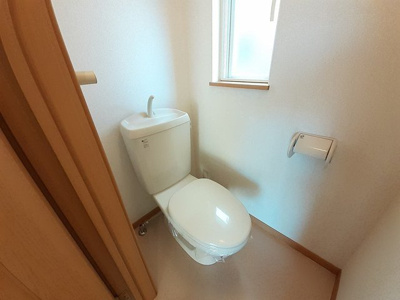【トイレ】 | ソレアードⅡ | 落ち着いた色調のトイレです