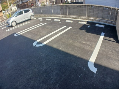 【駐車場】 | クラール勝原 | 駐車場があるので、車を買う予定の方も安心です