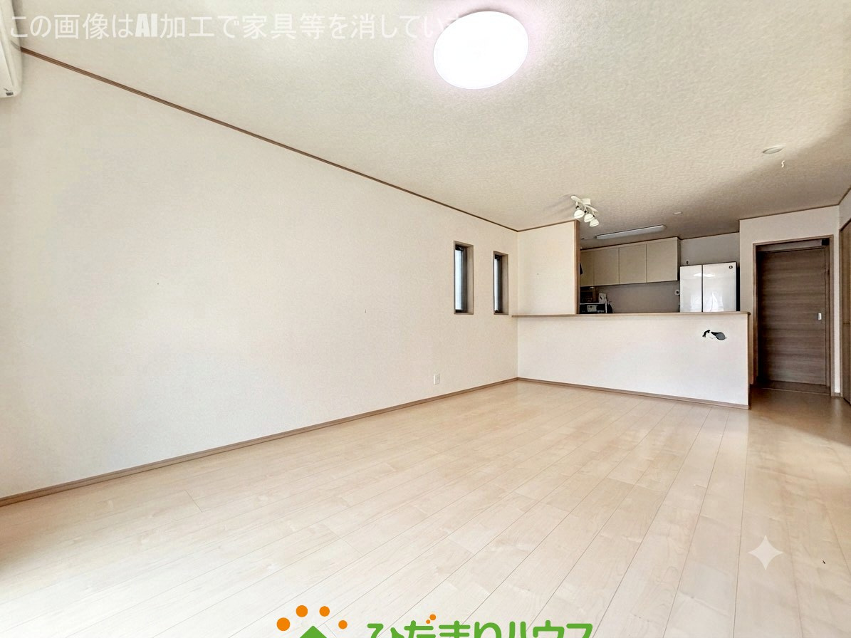 加須市琴寄　中古一戸建ての居間・リビング