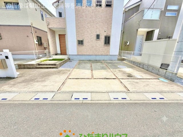 加須市琴寄　中古一戸建ての駐車場